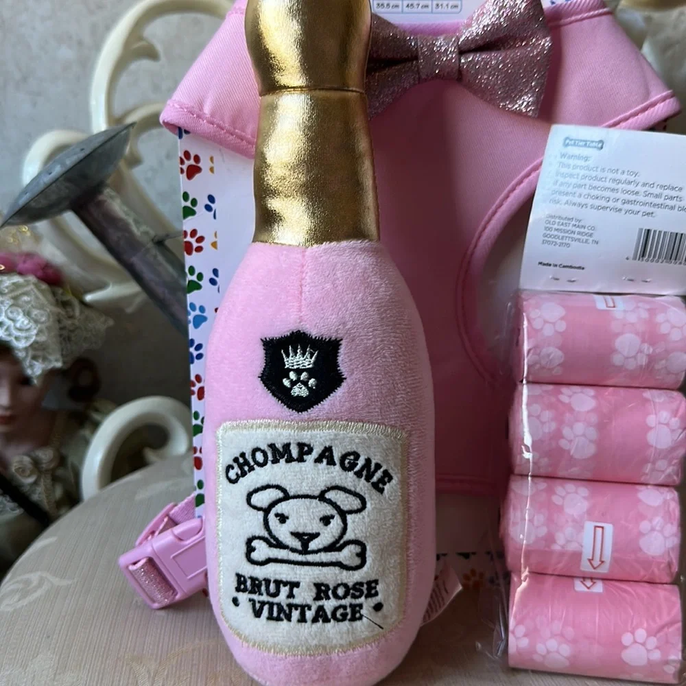 NWT female dog posh bundle: size medium: harness, bandanna, toy, waste holder - Picture 5 of 7